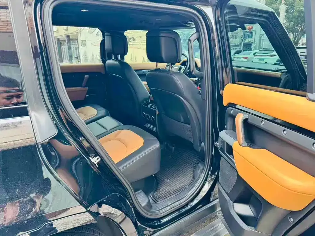 Land Rover Defender — фото 9