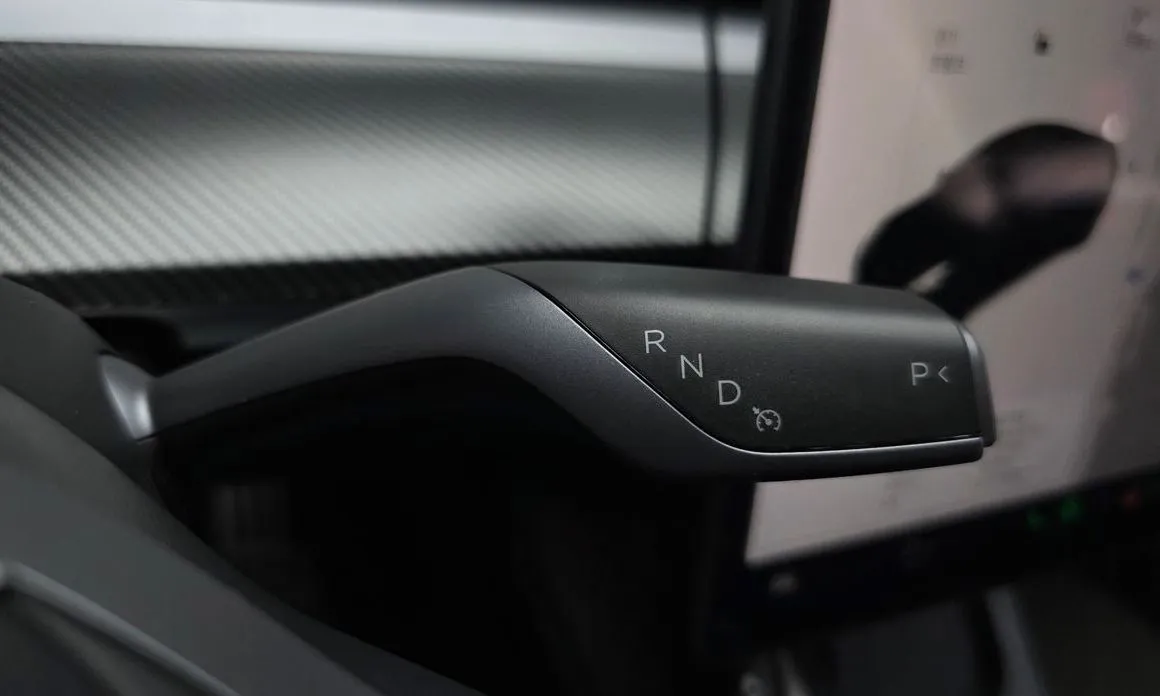 Tesla Model 3 — фото 2