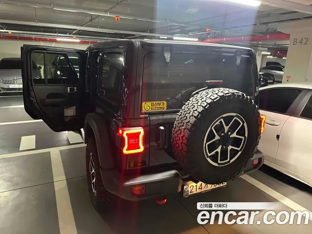 Jeep Wrangler — фото 7