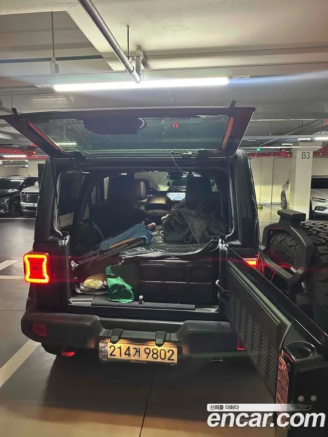 Jeep Wrangler — фото 10