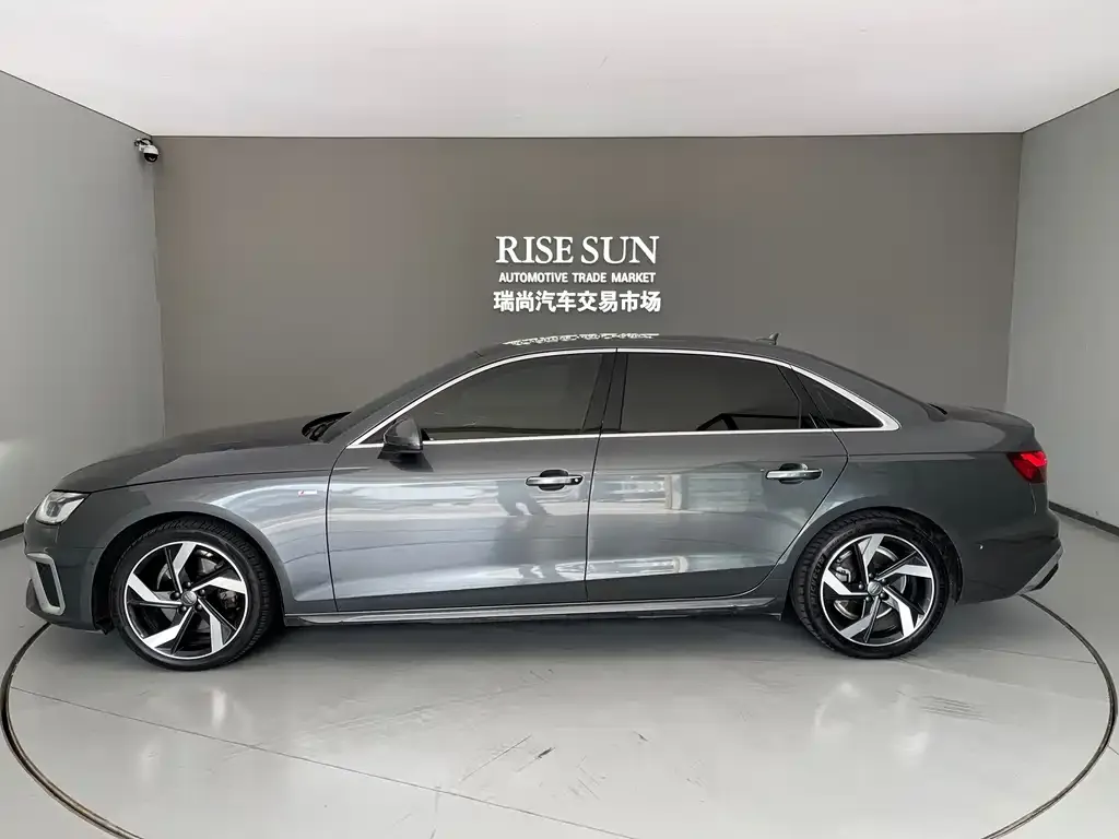 Audi A4L — фото 5