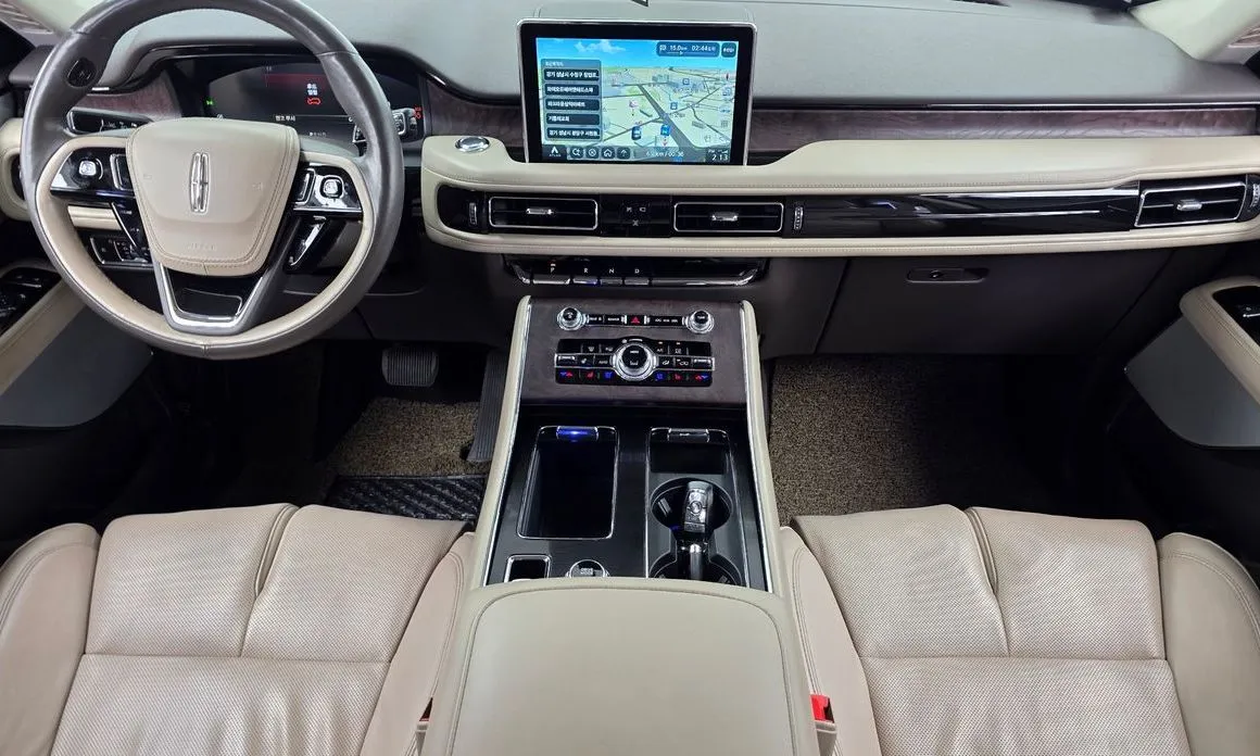 Lincoln Aviator — фото 10