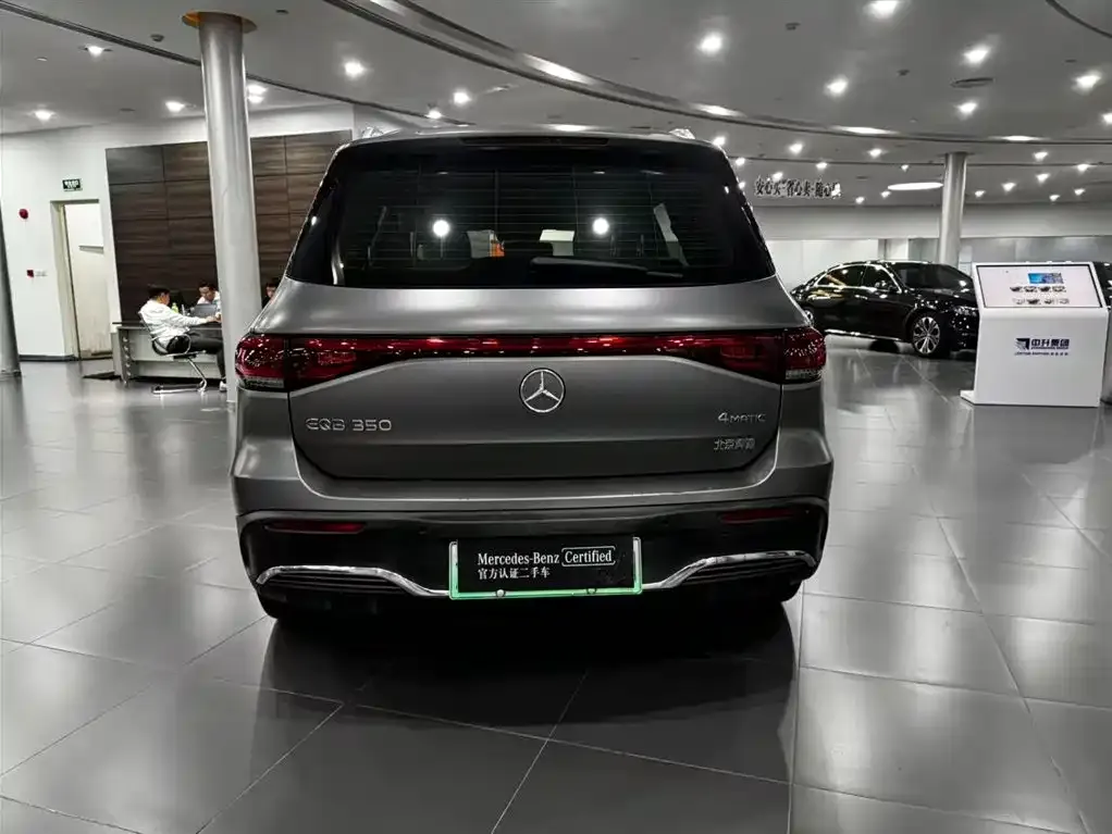 Mercedes-Benz EQB — фото 10