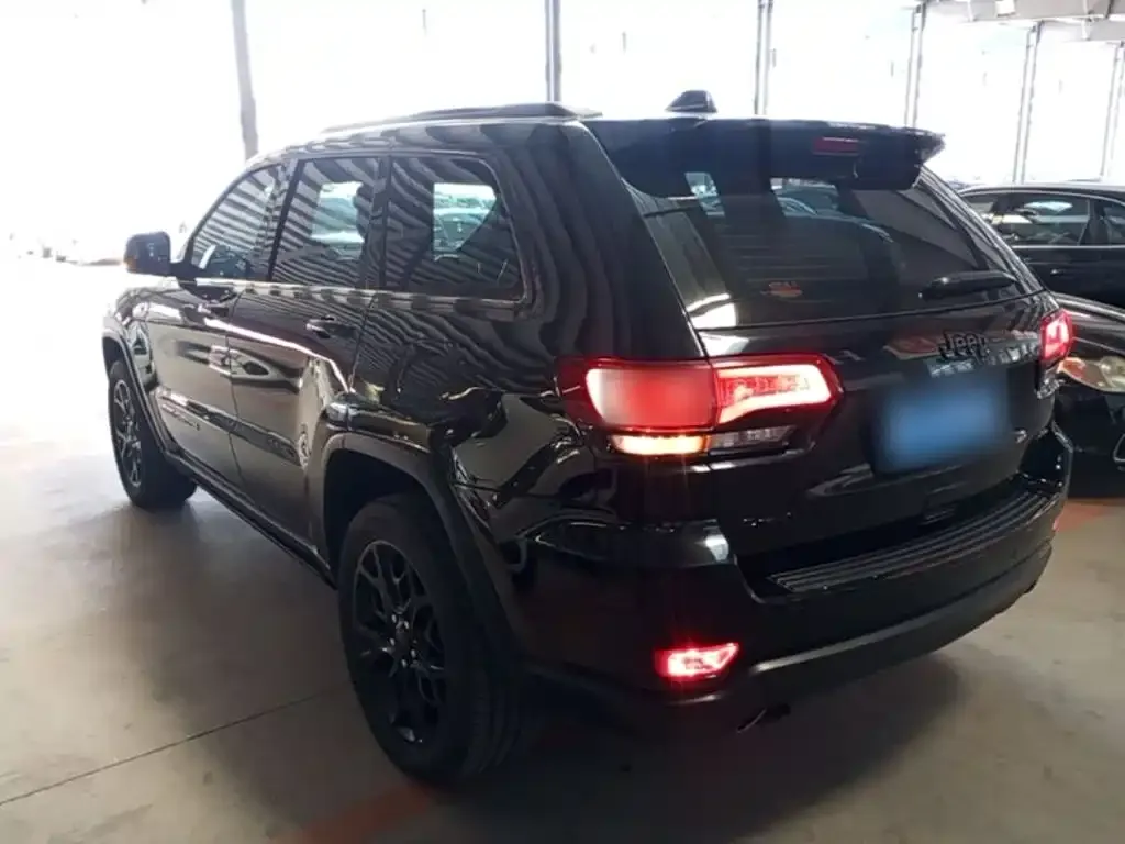 Jeep Grand Cherokee (Import) — фото 6