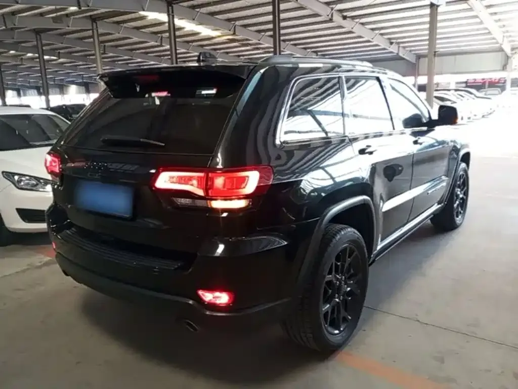 Jeep Grand Cherokee (Import) — фото 4