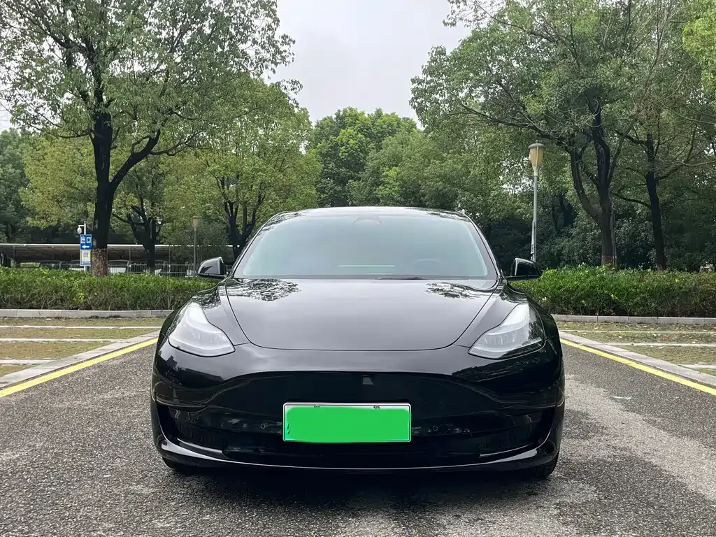 Tesla Model 3 — фото 9