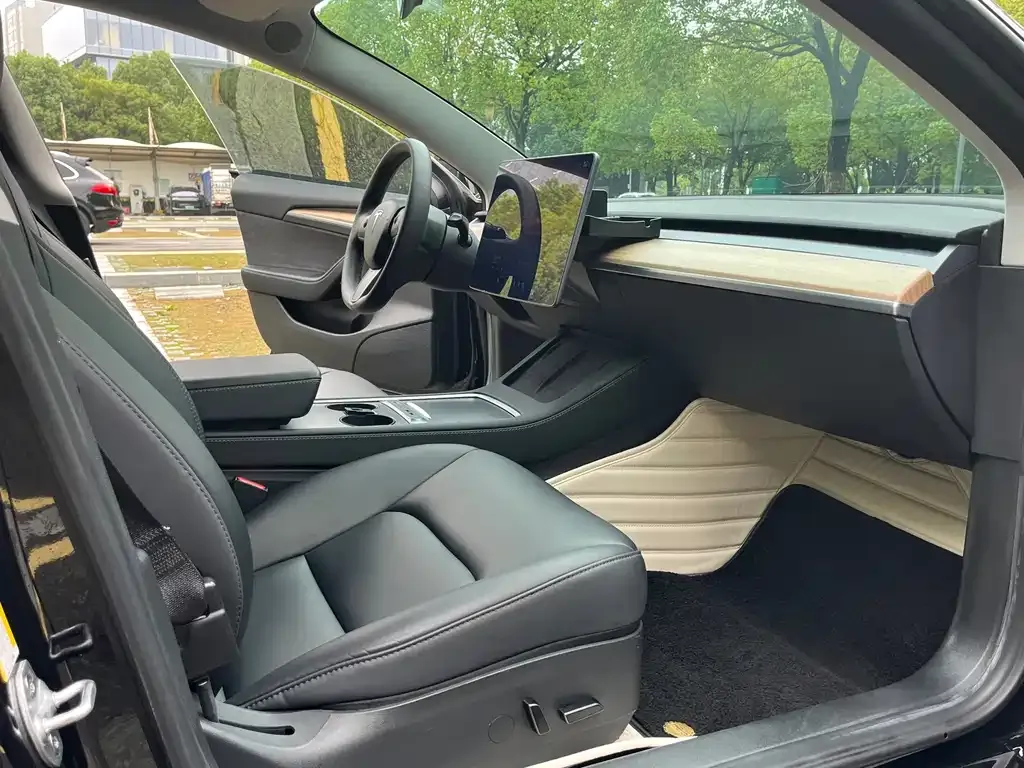 Tesla Model 3 — фото 3