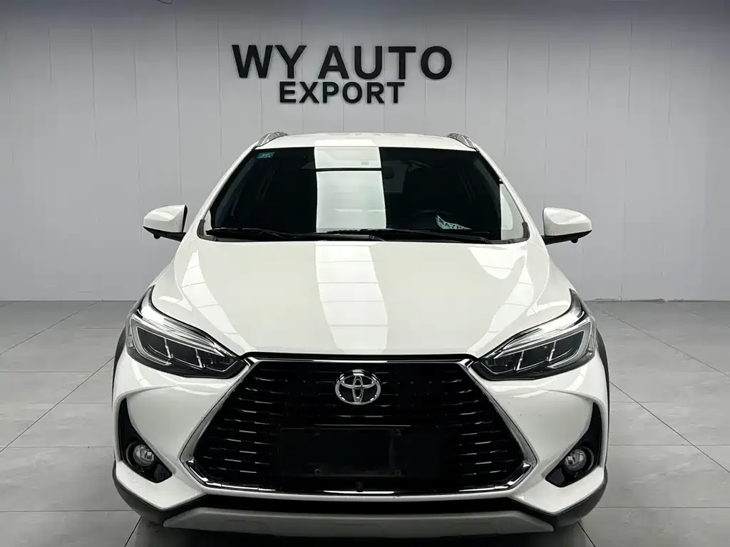Toyota Yaris L — фото 2