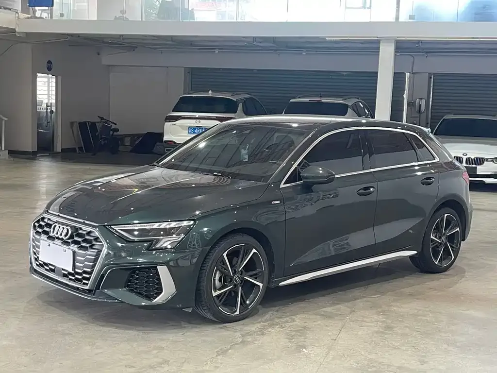 Audi A3 — фото 1