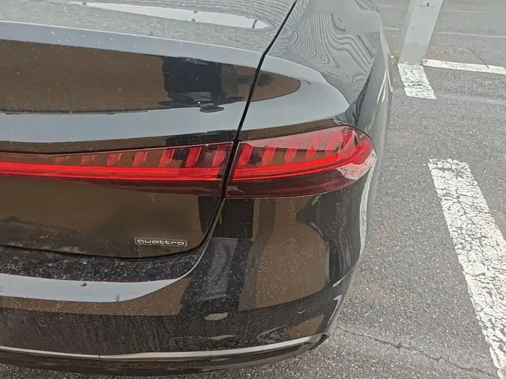 Audi A7L — фото 9