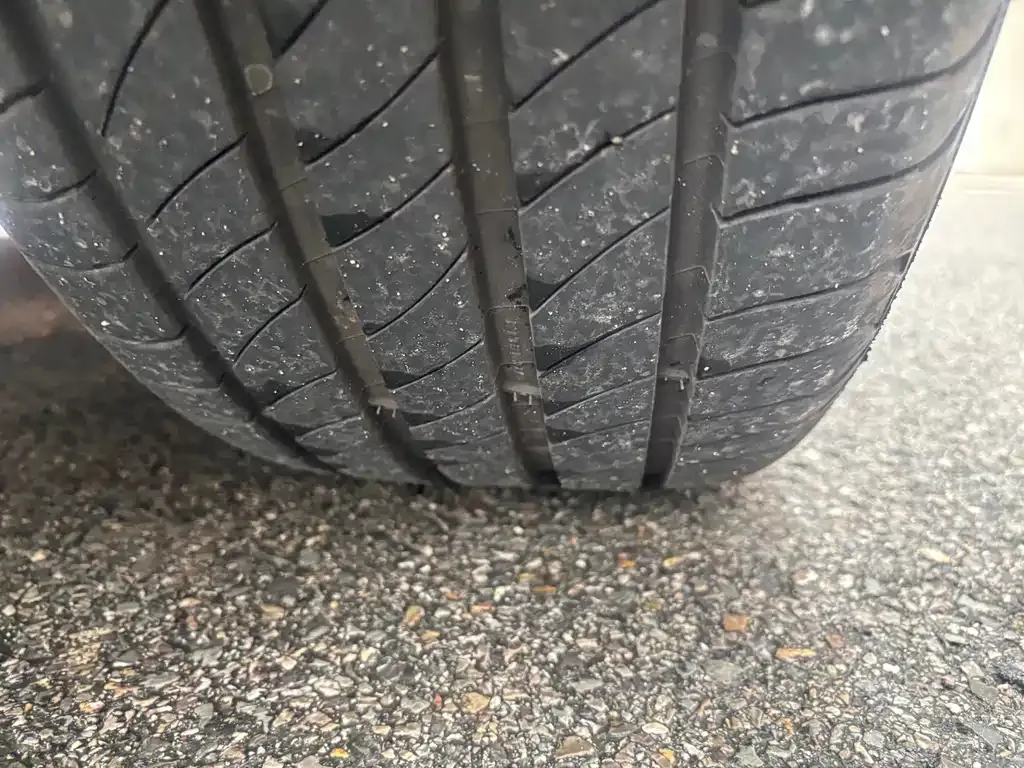 Volvo XC40 — фото 8