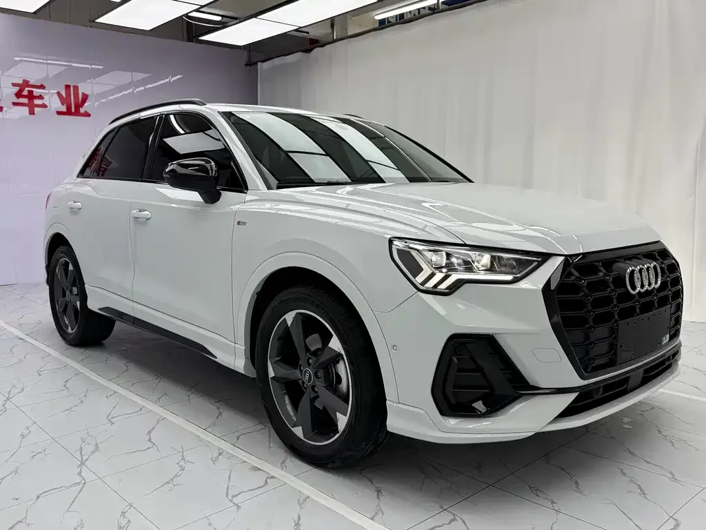 Audi Q3 — фото 10