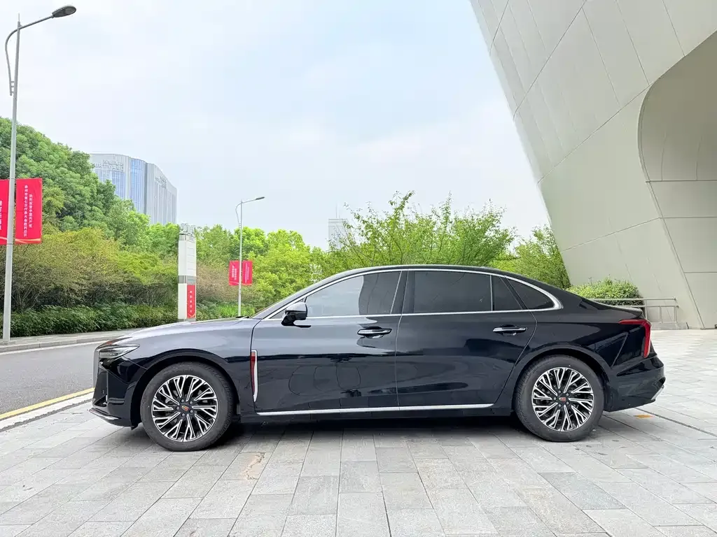 Hongqi H5 — фото 4