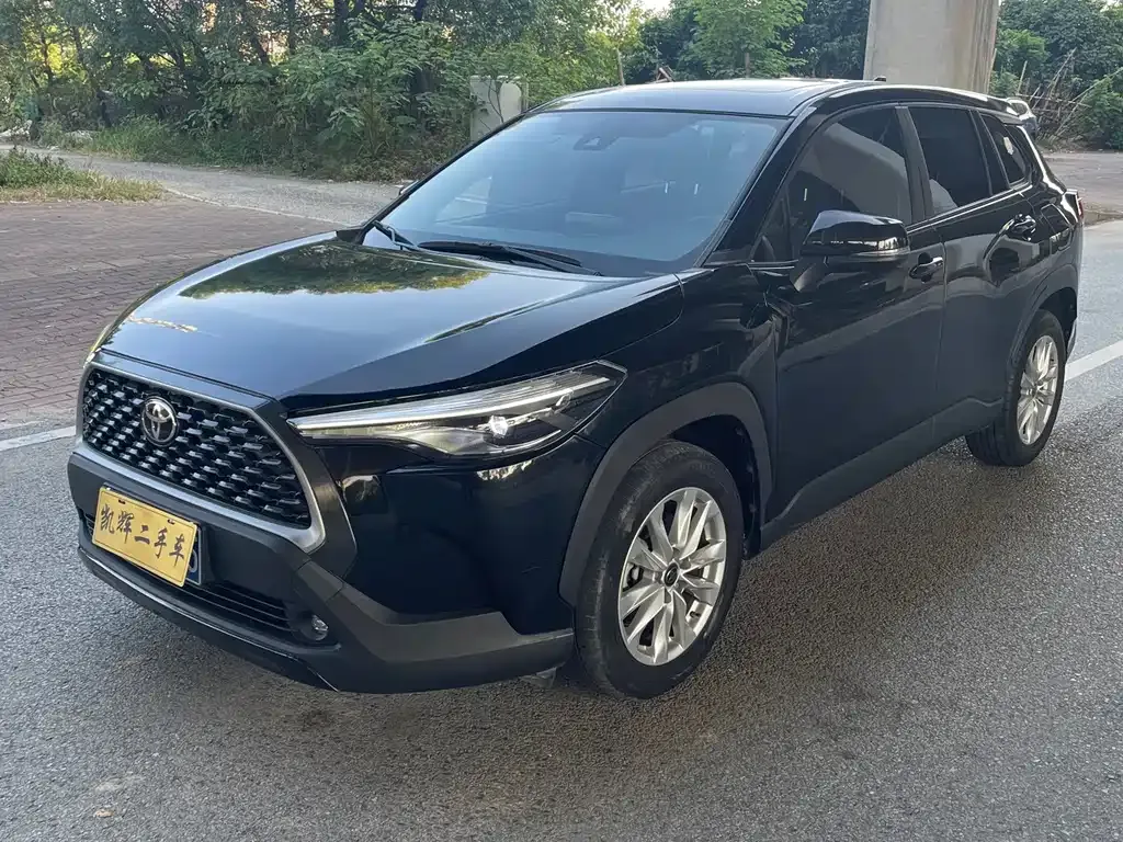 Toyota Corolla Cross — фото 1
