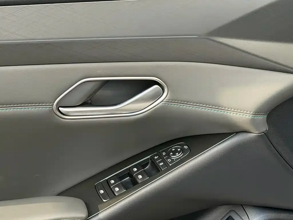 BYD Qin L — фото 10