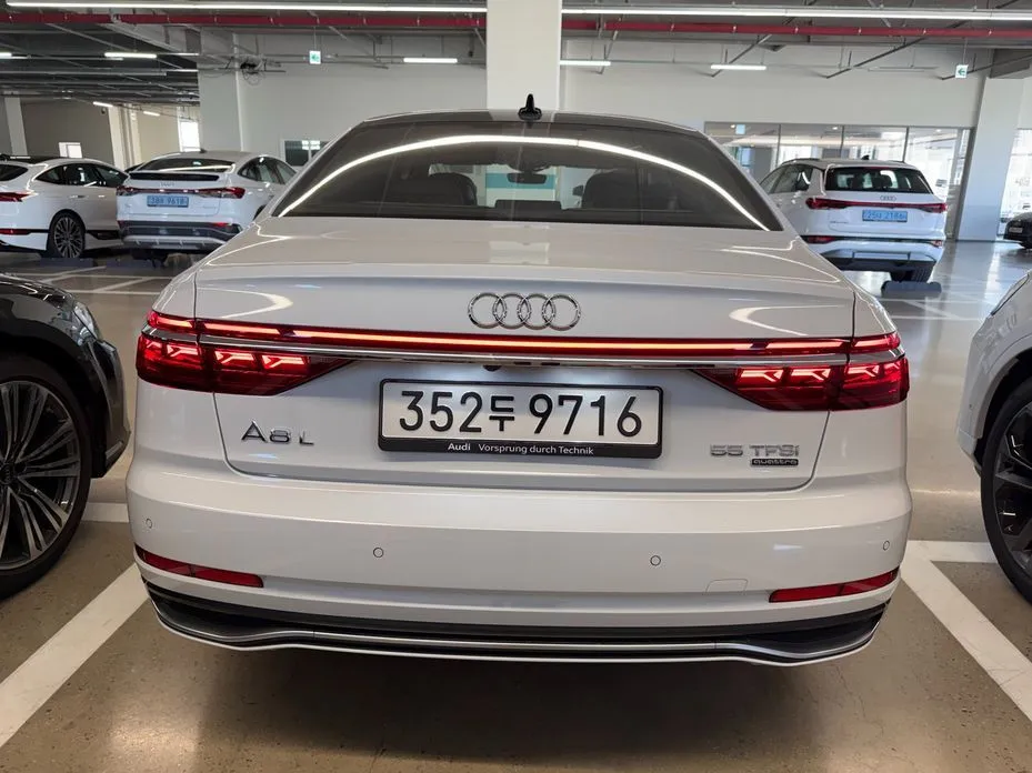 Audi A8 — фото 6