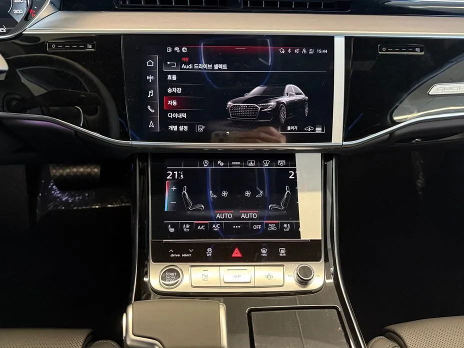 Audi A8 — фото 7