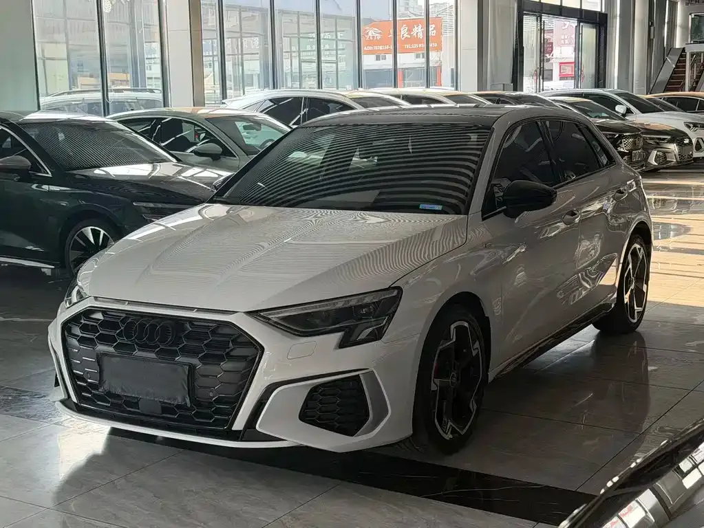 Audi A3 — фото 1