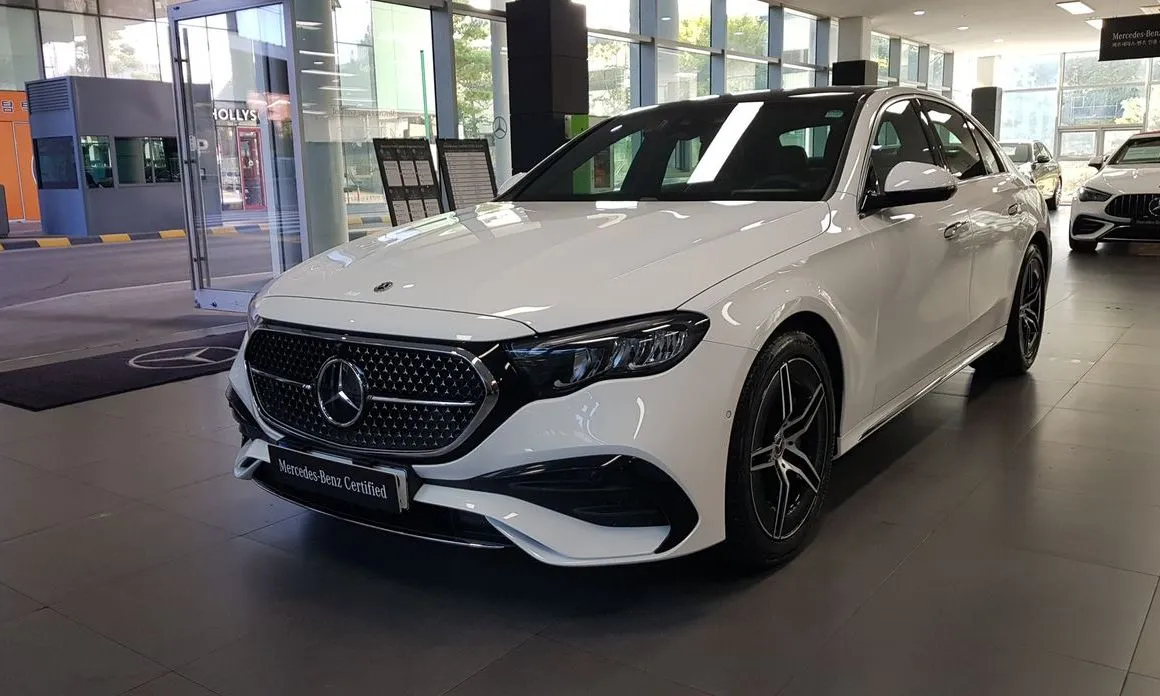 Mercedes-Benz E-Class — фото 1