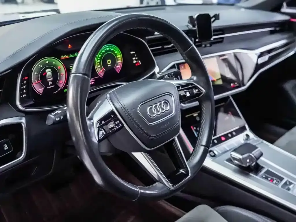 Audi A6L — фото 10