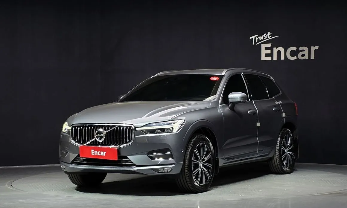 Volvo XC60 — фото 1