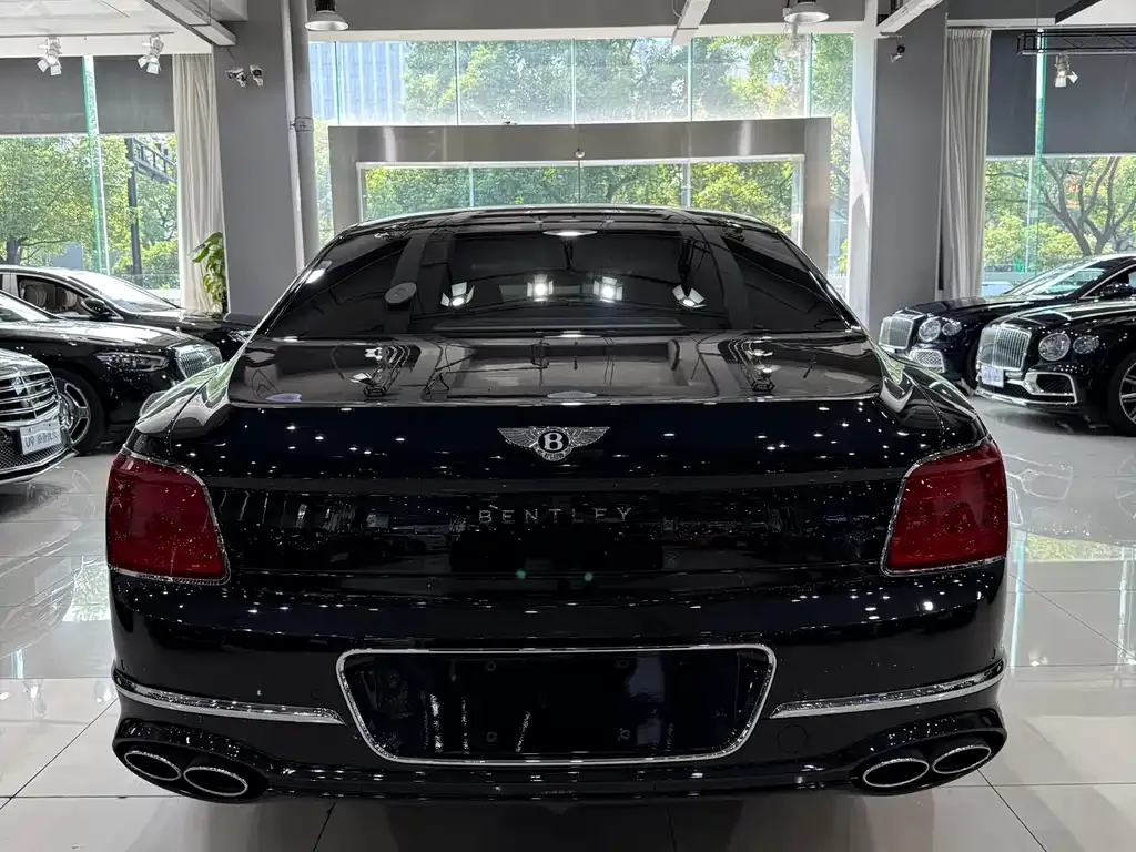 Bentley Flying Spur — фото 7
