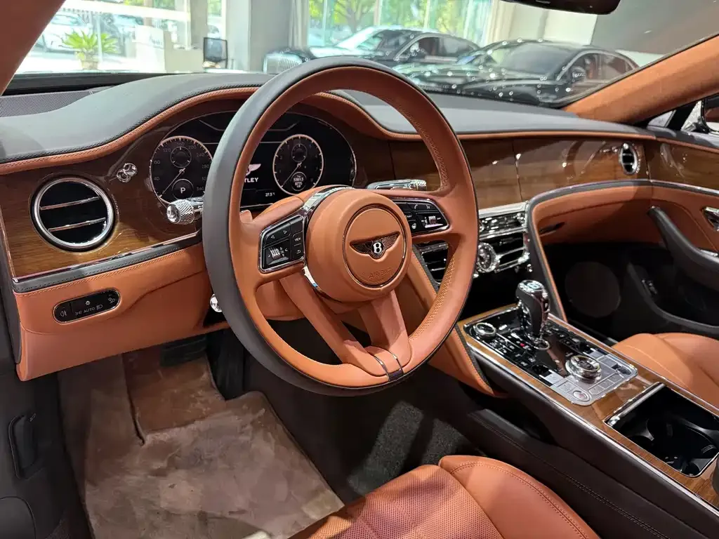 Bentley Flying Spur — фото 3