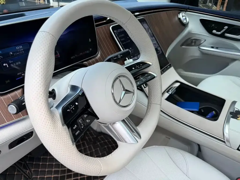 Mercedes-Benz EQE SUV — фото 5
