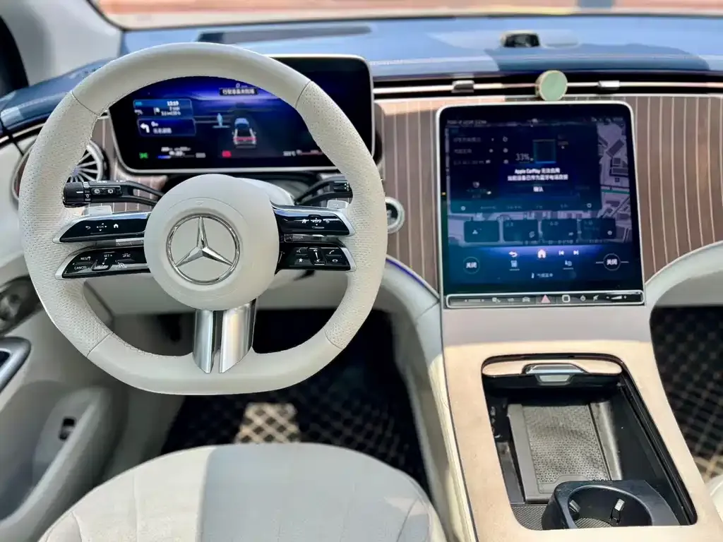 Mercedes-Benz EQE SUV — фото 3