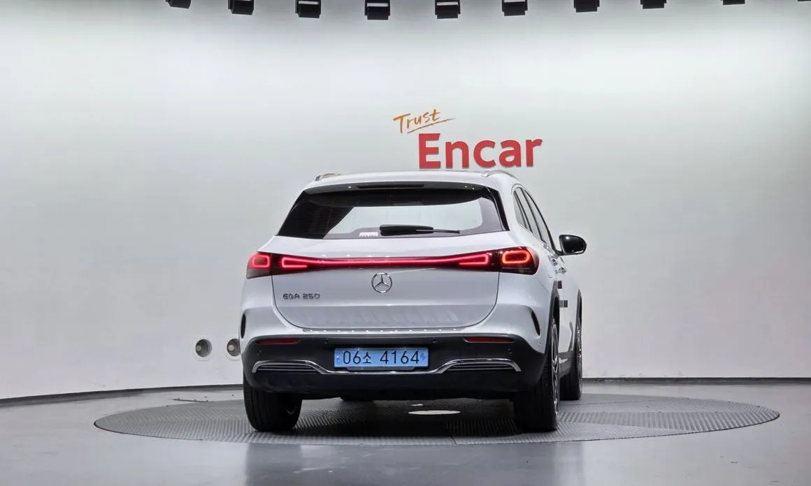 Mercedes-Benz EQA — фото 10
