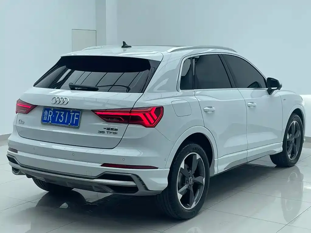 Audi Q3 — фото 9
