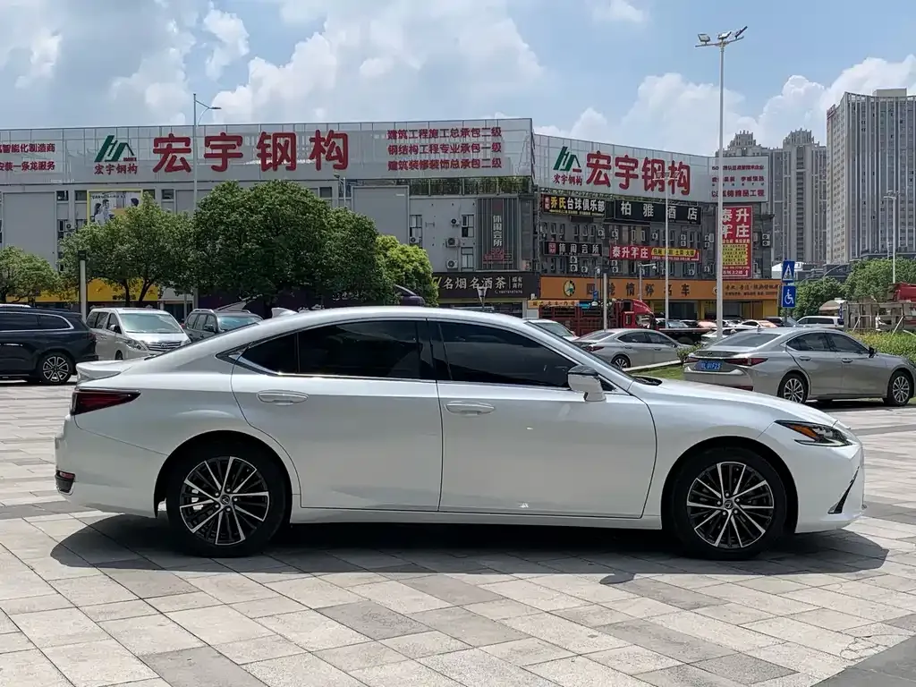 Lexus ES — фото 6