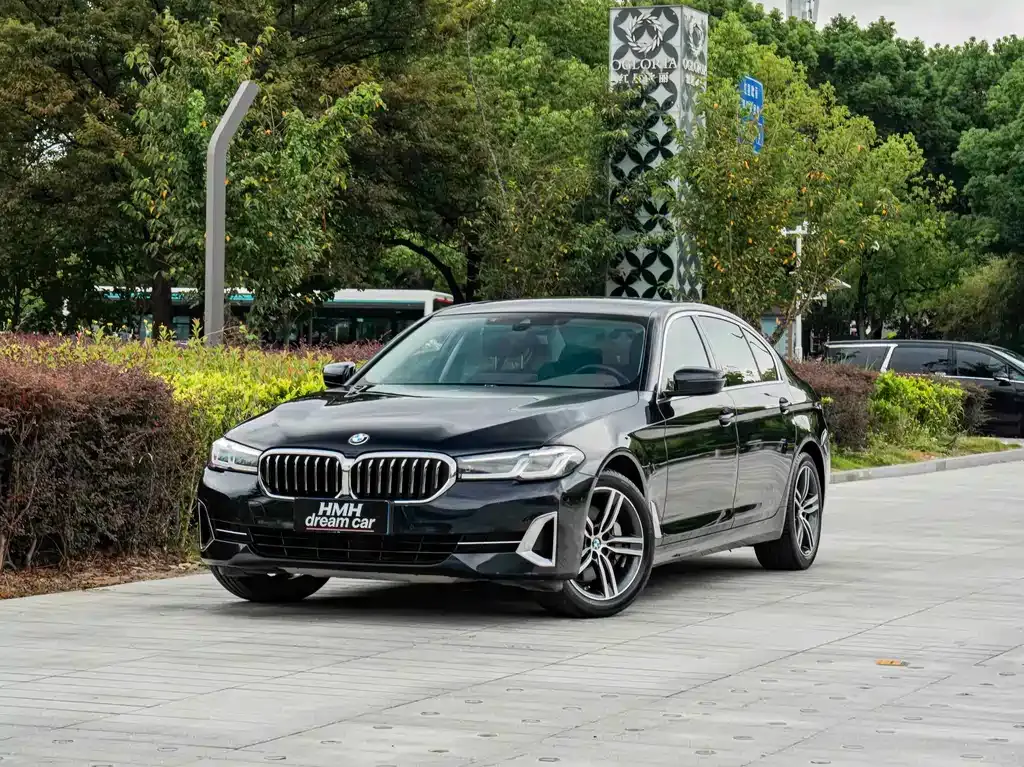 BMW 5 Series — фото 1