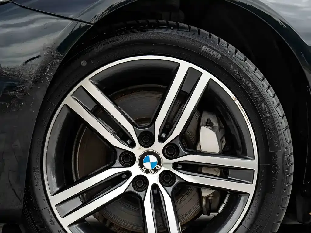 BMW 5 Series — фото 4