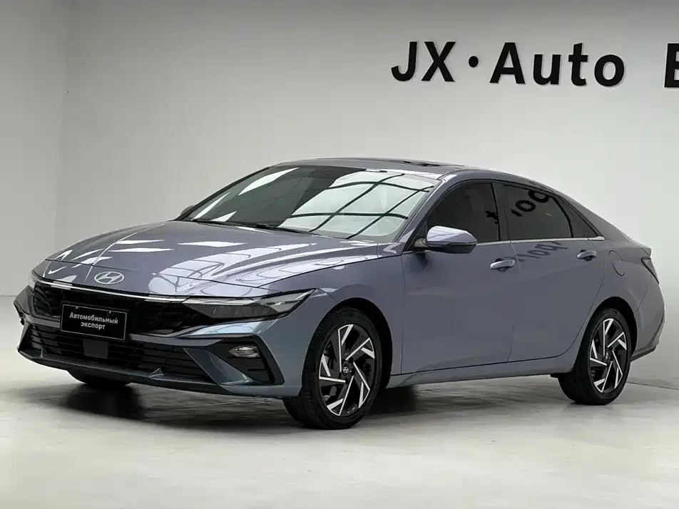 Hyundai Elantra — фото 1