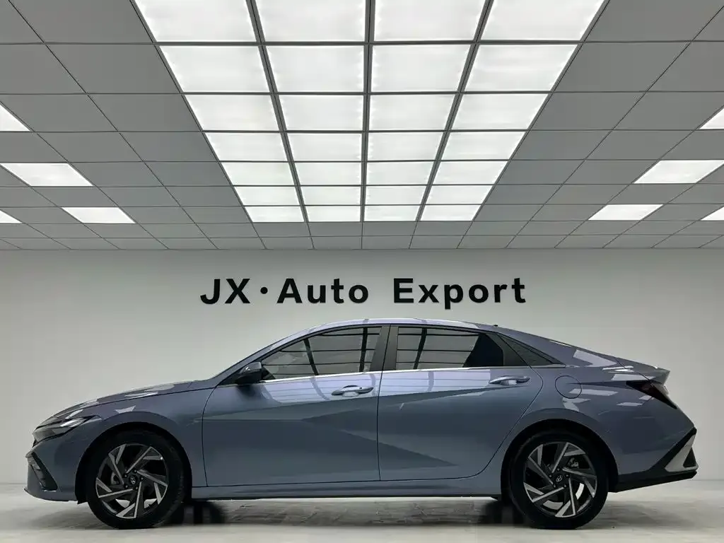 Hyundai Elantra — фото 2