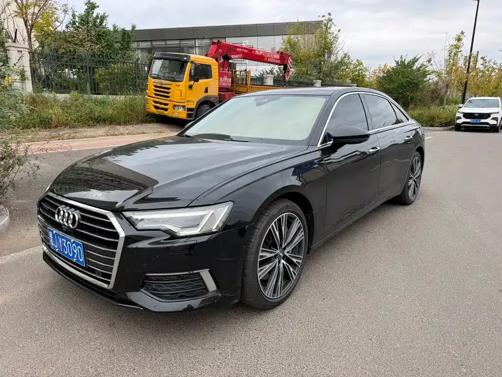 Audi A6L — фото 1