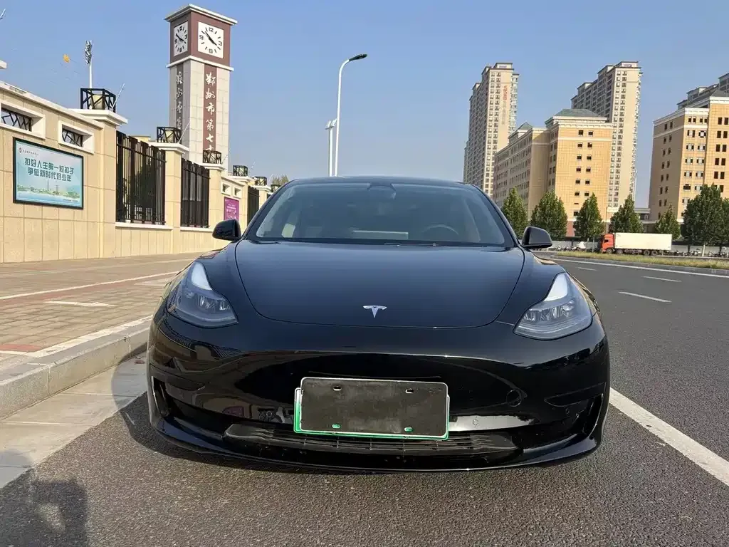 Tesla Model 3 — фото 2