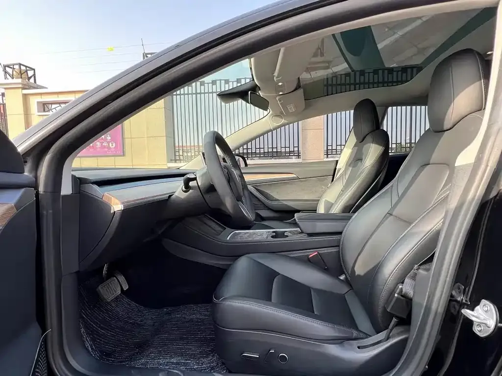 Tesla Model 3 — фото 3