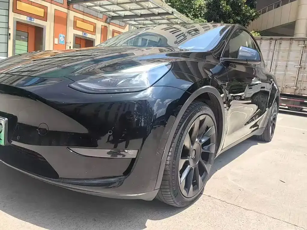 Tesla Model Y — фото 6
