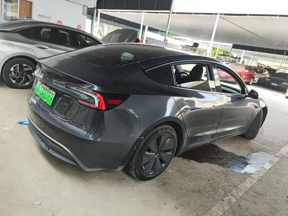 Tesla Model 3 — фото 7