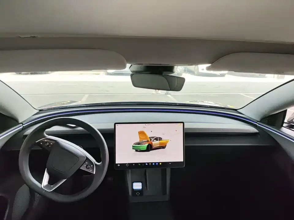 Tesla Model 3 — фото 3