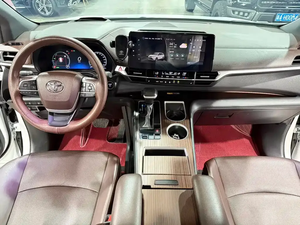 Toyota Granvia — фото 5