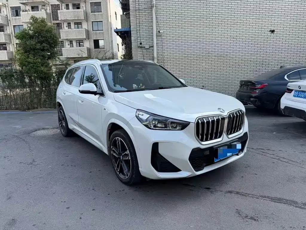 BMW X1 — фото 5
