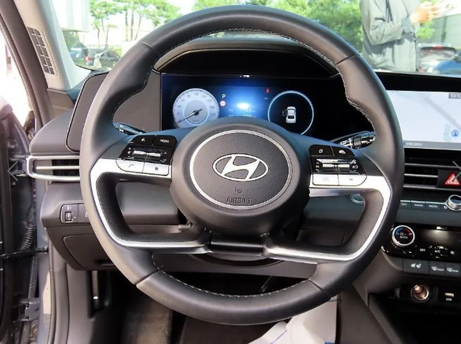 Hyundai AVANTE — фото 2
