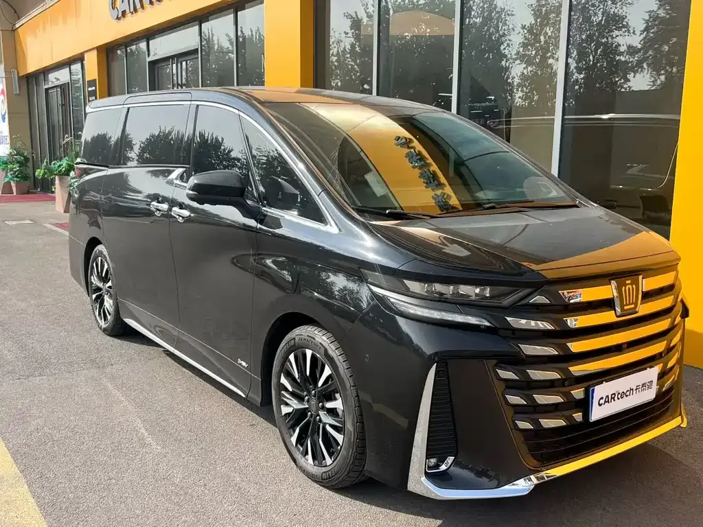 Toyota Vellfire — фото 4