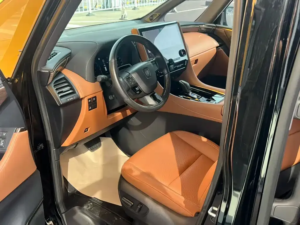 Toyota Vellfire — фото 2