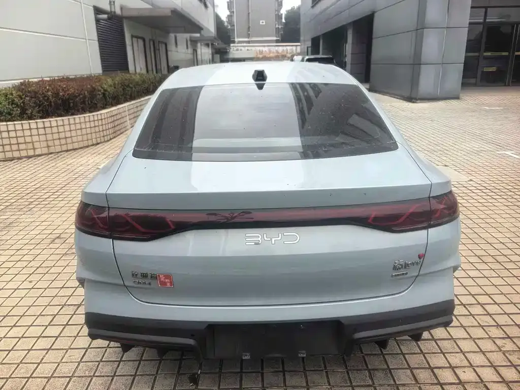 BYD Qin L — фото 6