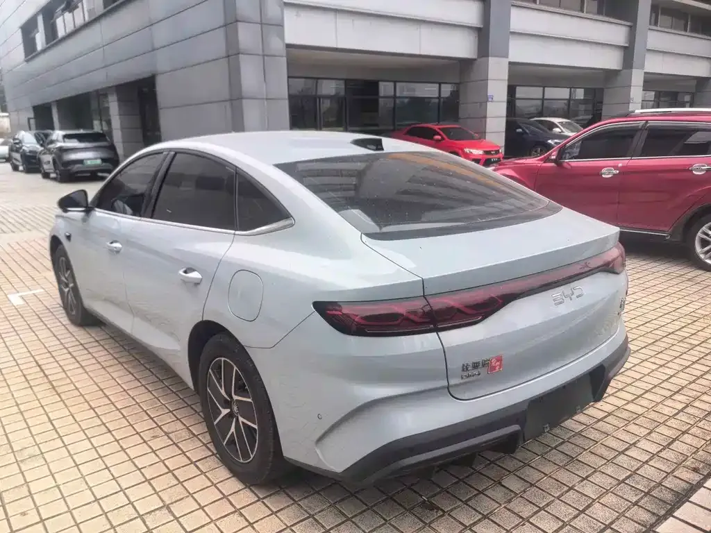 BYD Qin L — фото 4
