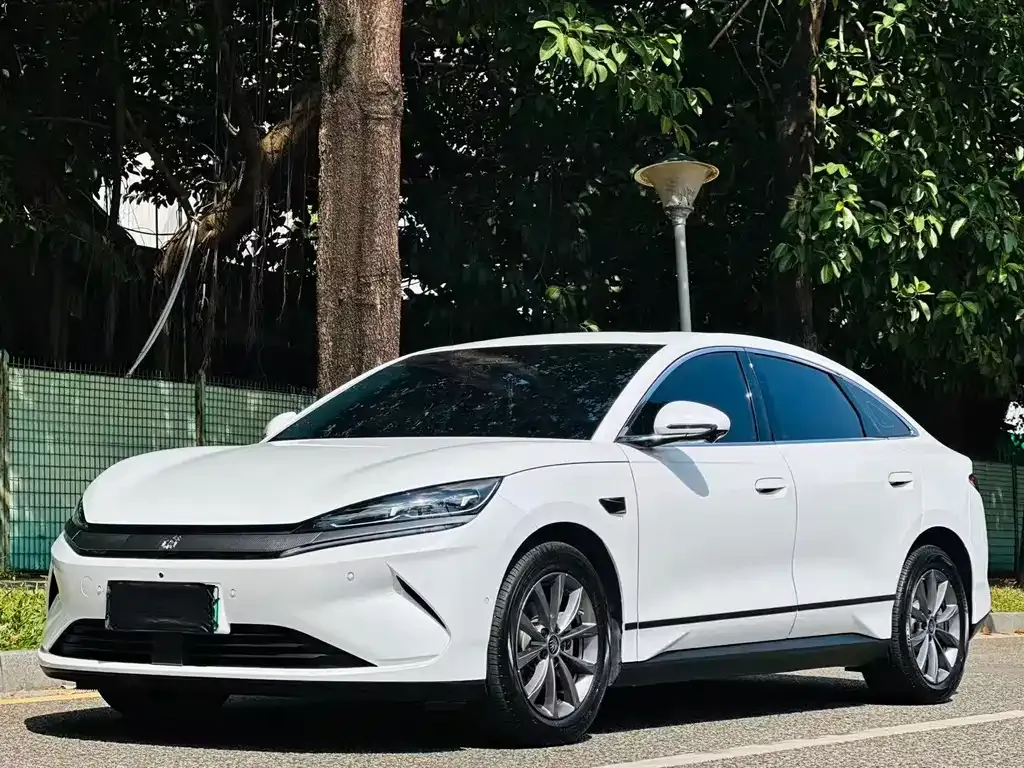 BYD Qin L — фото 1